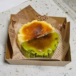 Hình ảnh Mix 1/2 Original cheese + 1/2 Matcha cheese