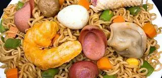 Hình ảnh Mỳ trộn thập cẩm nhiều mỳ