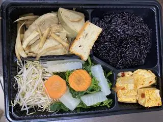 Hình ảnh Cơm chay gạo lứt đen 