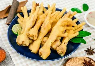 Hình ảnh Chân gà hấp lá chanh