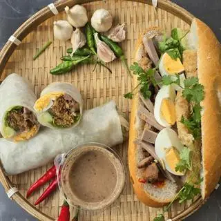 Hình ảnh Combo bánh cuốn - bánh mì truyền thống