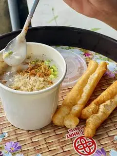 Hình ảnh Cháo sườn ruốc quẩy