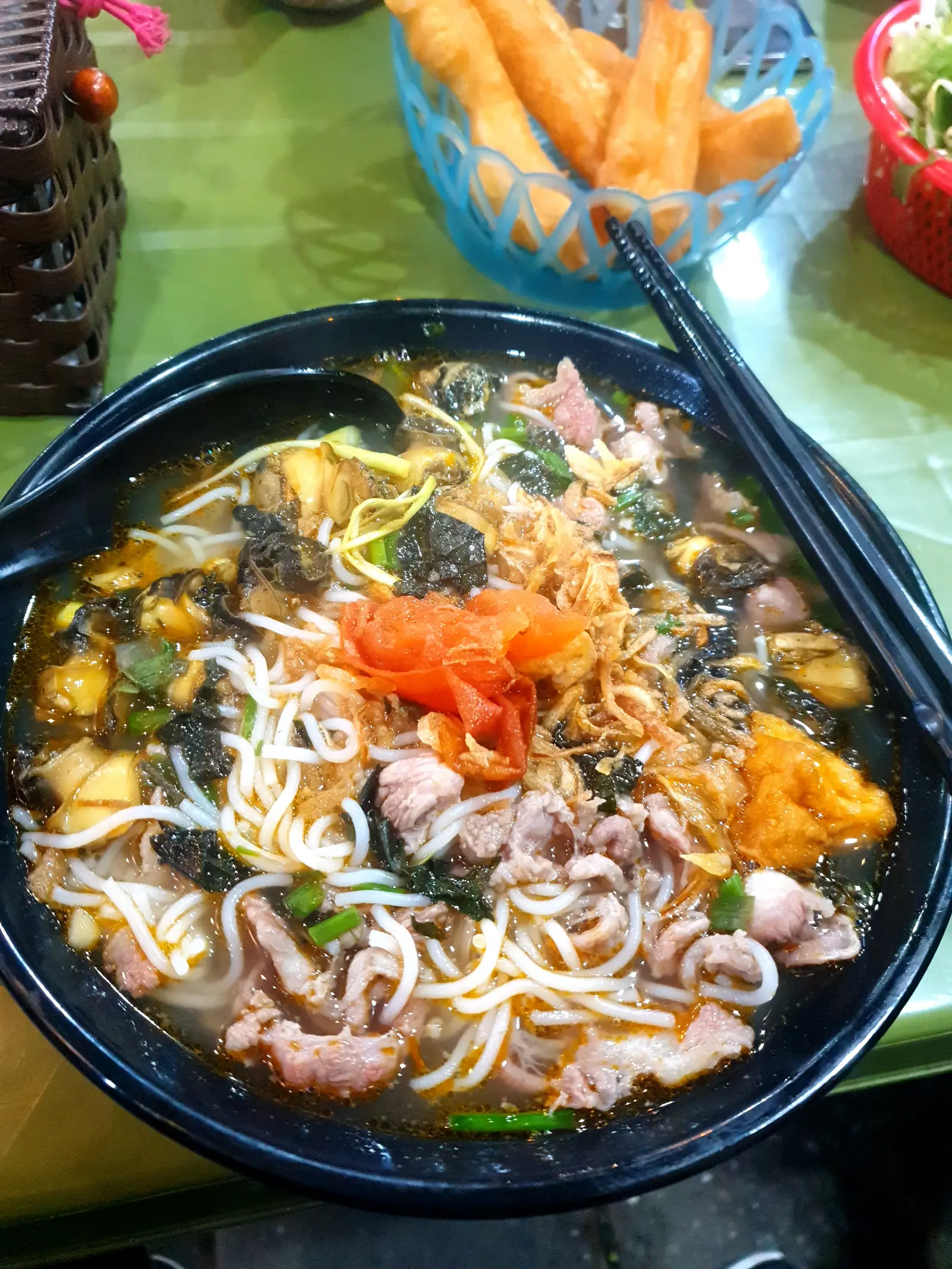 Hình ảnh Bún riêu cua sườn sụn đặc biệt 