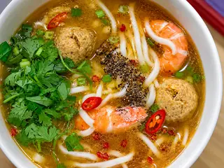 Hình ảnh Bánh Canh Tôm + Chả 