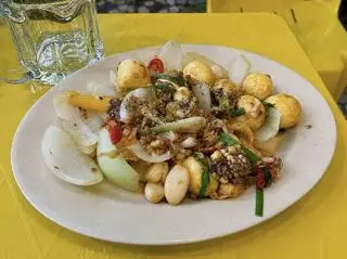 Hình ảnh Trứng non cháy tỏi