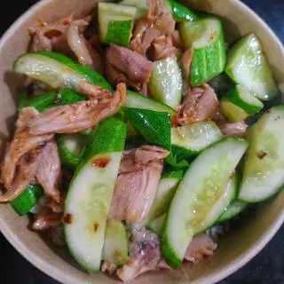 Hình ảnh Cơm trắng gà xé bơ tỏi