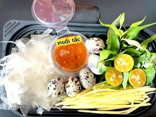 Hình ảnh Bánh tráng chấm sốt muối tắc