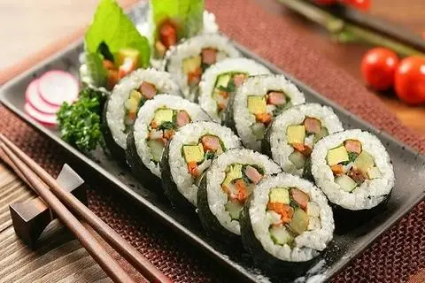 Hình ảnh Kimbap xúc xích