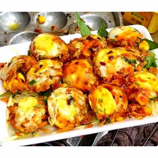 Hình ảnh Bánh Trứng Cút Nướng Đà Lạt Cuộn Thêm Xúc Xích Đức