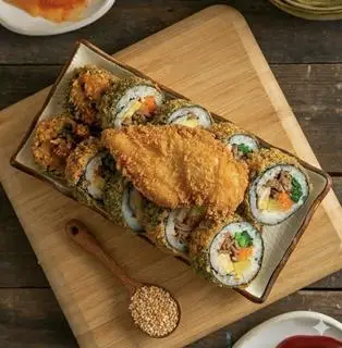 Hình ảnh Kimbap - má đùi gà phi lê