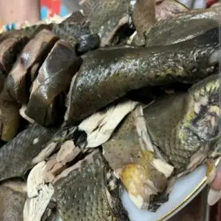 Hình ảnh gà đen tây bắc luộc lửa con nhỏ 
