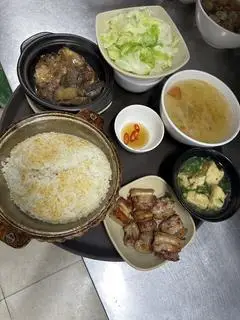 Hình ảnh Cơm ba chỉ rang cháy cạnh