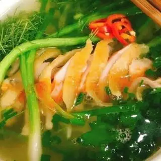 Hình ảnh Phở gà đùi xé