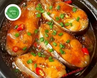 Hình ảnh cơm cá hú kho tộ