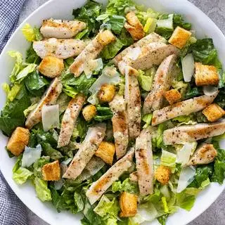 Hình ảnh salad rau  củ quả , trứng, ức gà nướng 