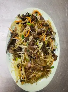 Hình ảnh combo 1 gà rán + miến xào + xôi trắng( muối vừng, hành phi)