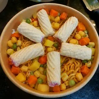 Hình ảnh Mì trộn mực xoắn