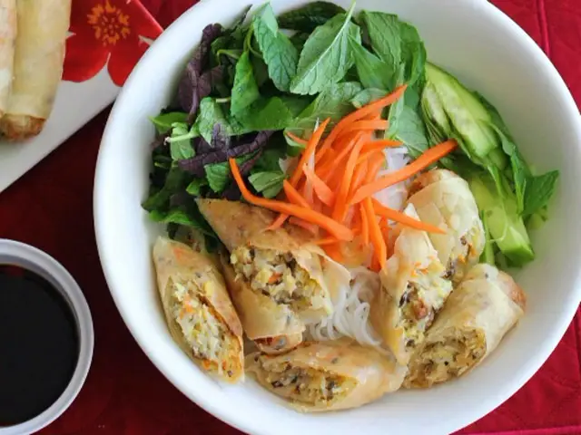 Hình ảnh 2 Bún chả giò