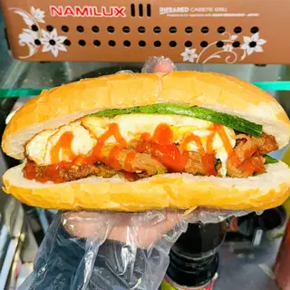 Hình ảnh Bánh mì chả trứng