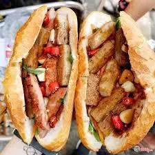 Hình ảnh Bánh mì chả cá nóng