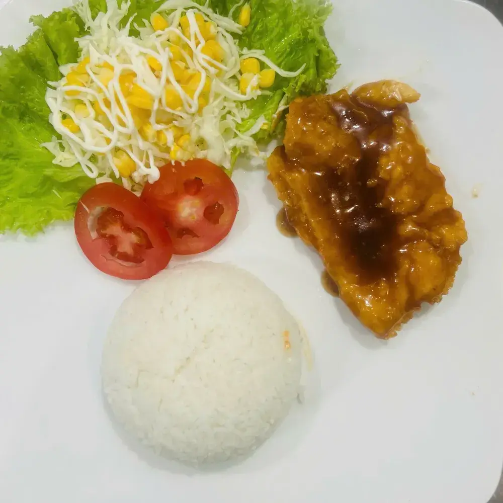 Hình ảnh Cơm gà phi lê sốt tương mật ong