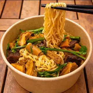 Hình ảnh Phá lấu mì gói