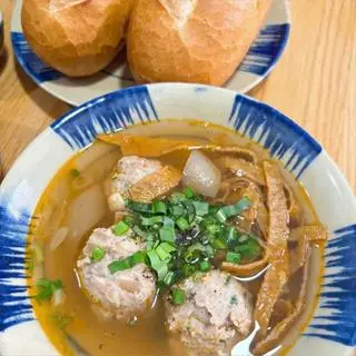 Hình ảnh Bánh mì chả cá sợi - xíu mại chú Tí