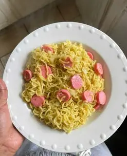 Hình ảnh Mì xào xúc xích