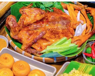 Hình ảnh Gà nướng mắm nhĩ bánh bao