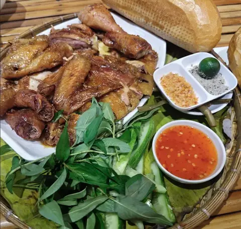 Hình ảnh Gà Nướng Muối Ớt Bếp Cử - Nguyễn Thượng Hiền