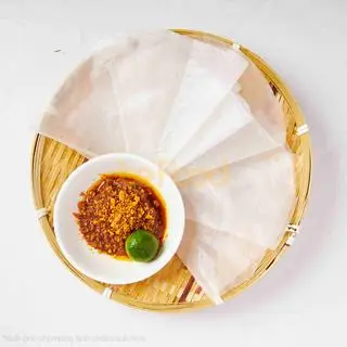 Hình ảnh Bánh tráng phơi sương sate chấm