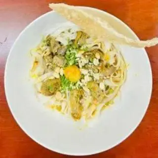 Hình ảnh Mì Quảng lòng gà trứng non