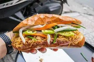 Hình ảnh Bánh Mì Thịt Nguội