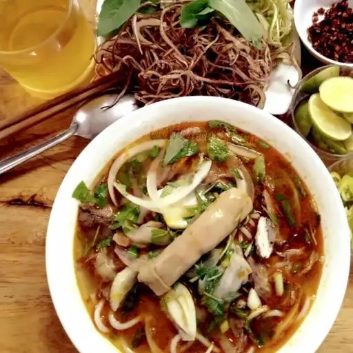 Hình ảnh Bún bò nạm - chả