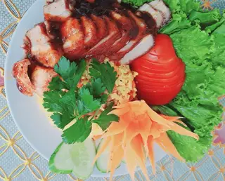 Hình ảnh Cơm gà đùi nhỏ
