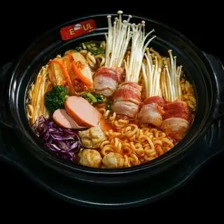 Hình ảnh Mỳ kim chi bò Mỹ cuộn nấm