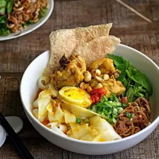 Hình ảnh Mì Quảng thịt trứng