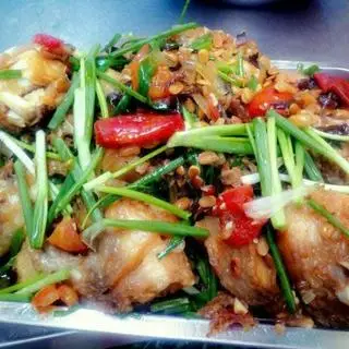 Hình ảnh Cơm cá điêu hồng kho cà