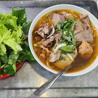 Hình ảnh Bún bò nạm - gân chả