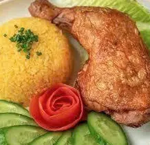 Hình ảnh Cơm đùi gà lớn xối mỡ