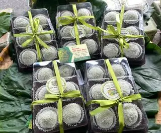 Hình ảnh Bánh mochi cốm dừa hộp 6c