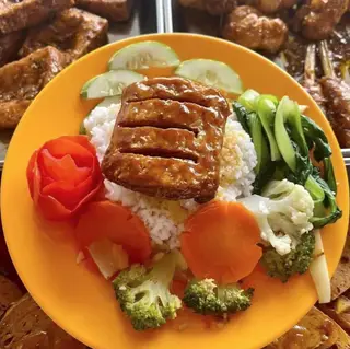 Hình ảnh Cơm sườn chay rim me