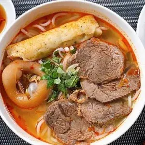 Hình ảnh Combo bún bò giò chả - nước sâm