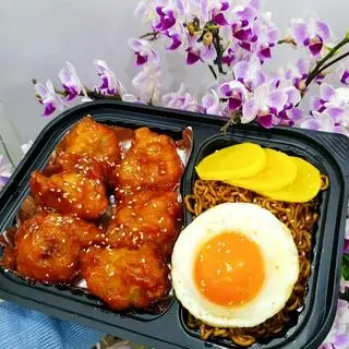 Hình ảnh Gà sốt cay ngọt - Mỳ tương đen