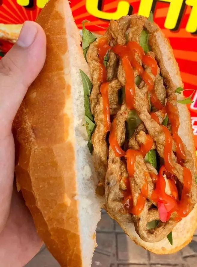 Hình ảnh Bánh mì chả cá