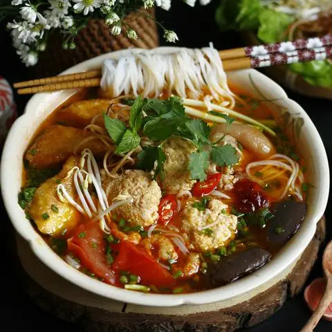 Hình ảnh BÚN RIÊU PHỐ CỔ - Tô Hiệu
