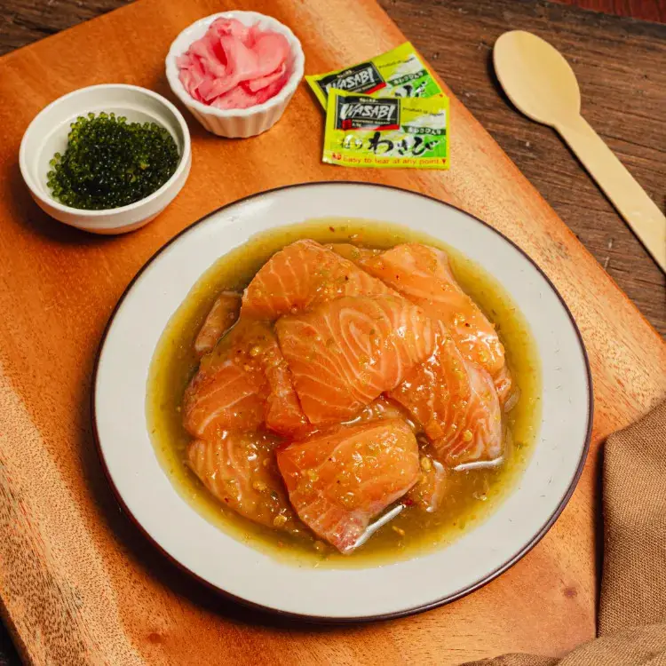 Hình ảnh Cá Hồi Sốt Thái Đỏ Lớn 300gr