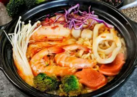 Hình ảnh Mì cay hải sản