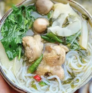 Hình ảnh Bún gà lá é (fulltopping)