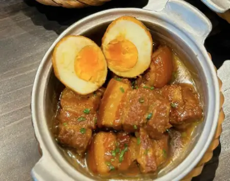 Hình ảnh Cơm đốt niêu thịt kho tàu Bảo Anh